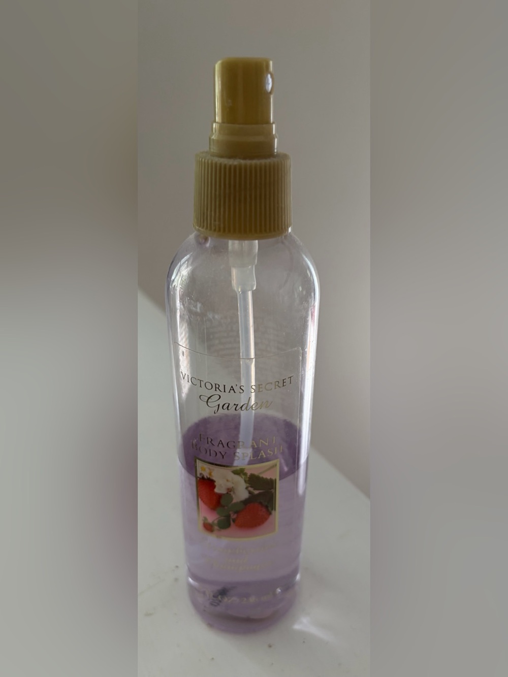 Vintage Victoria’s Secret Garden Strawberries & Champagne Body Splash 8.2 Oz